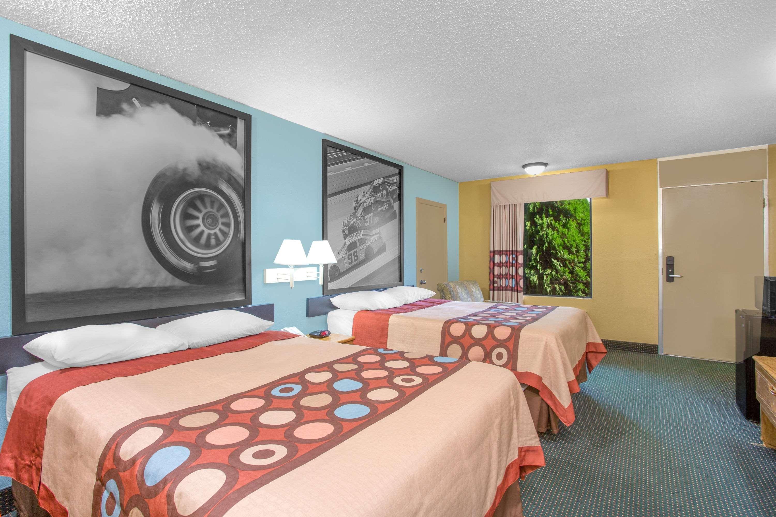 Super 8 by Wyndham Dunn Motel Bagian luar foto