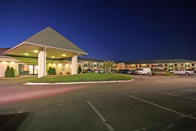 Super 8 by Wyndham Dunn Motel Bagian luar foto